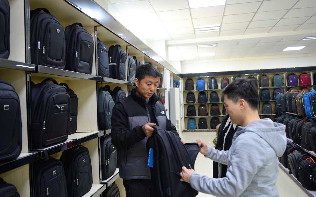 廣交會箱包展區(qū)迎來行業(yè)回暖，39家企業(yè)蓄勢待發(fā)拓新局